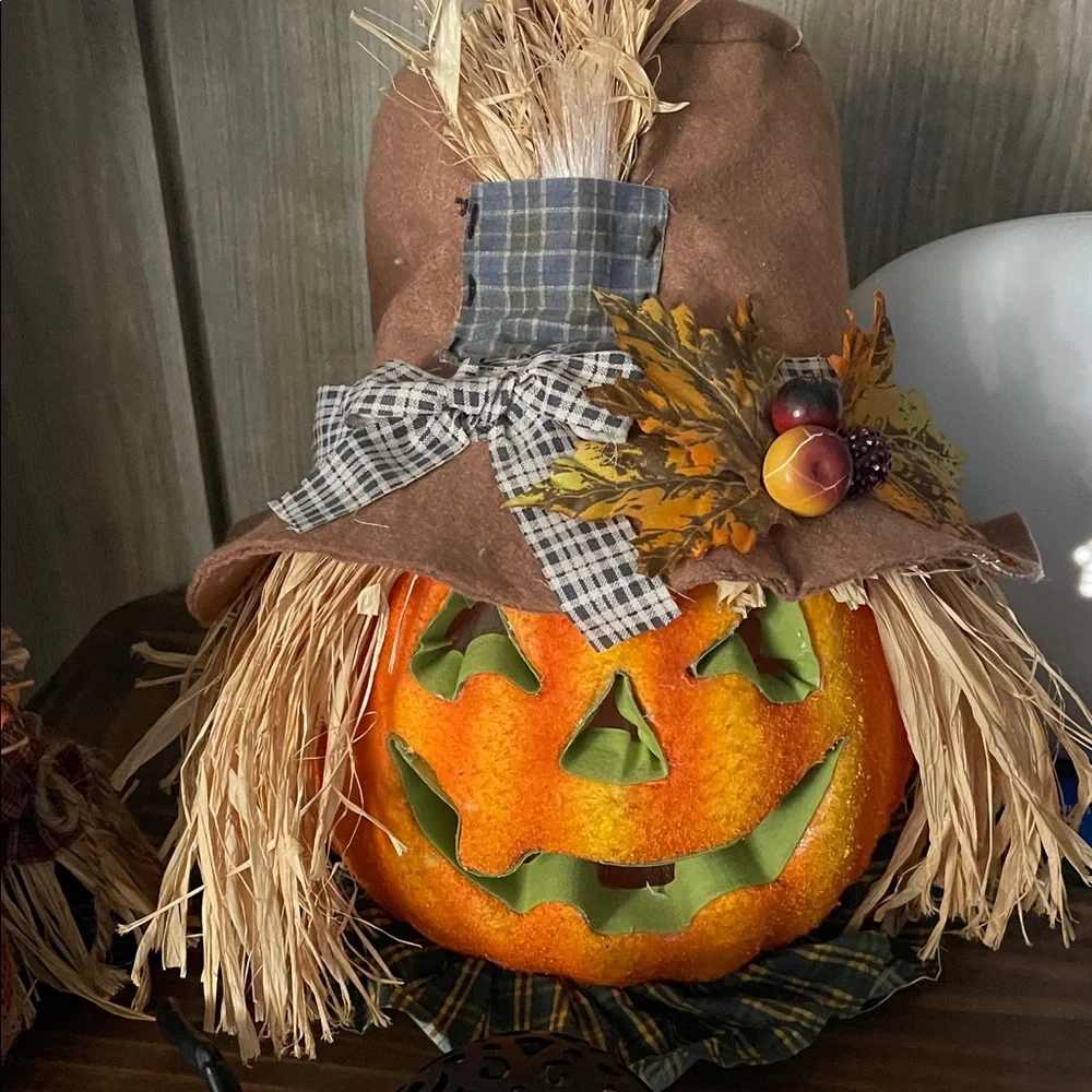 Illuminated Pumpkin Scarecrow Decor - Orange and Brown - Picture 3 of 3